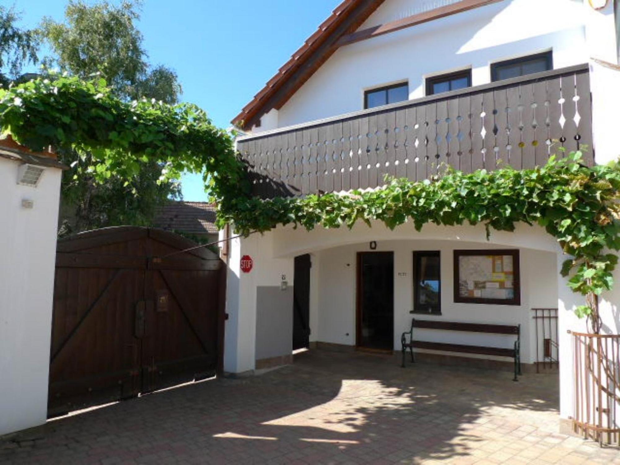 Cerny Jezdec Apartment *