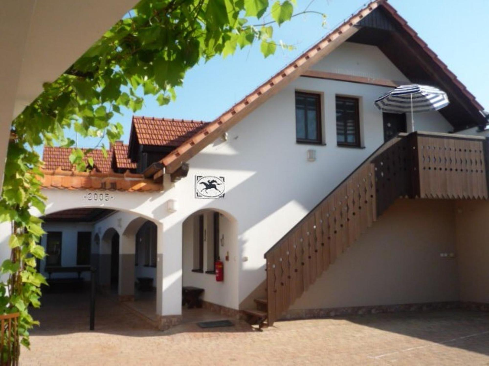 Cerny Jezdec Apartment *